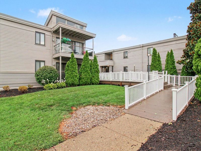 101 Winding Way, Unit J, Covington, KY 41011 Photo 2