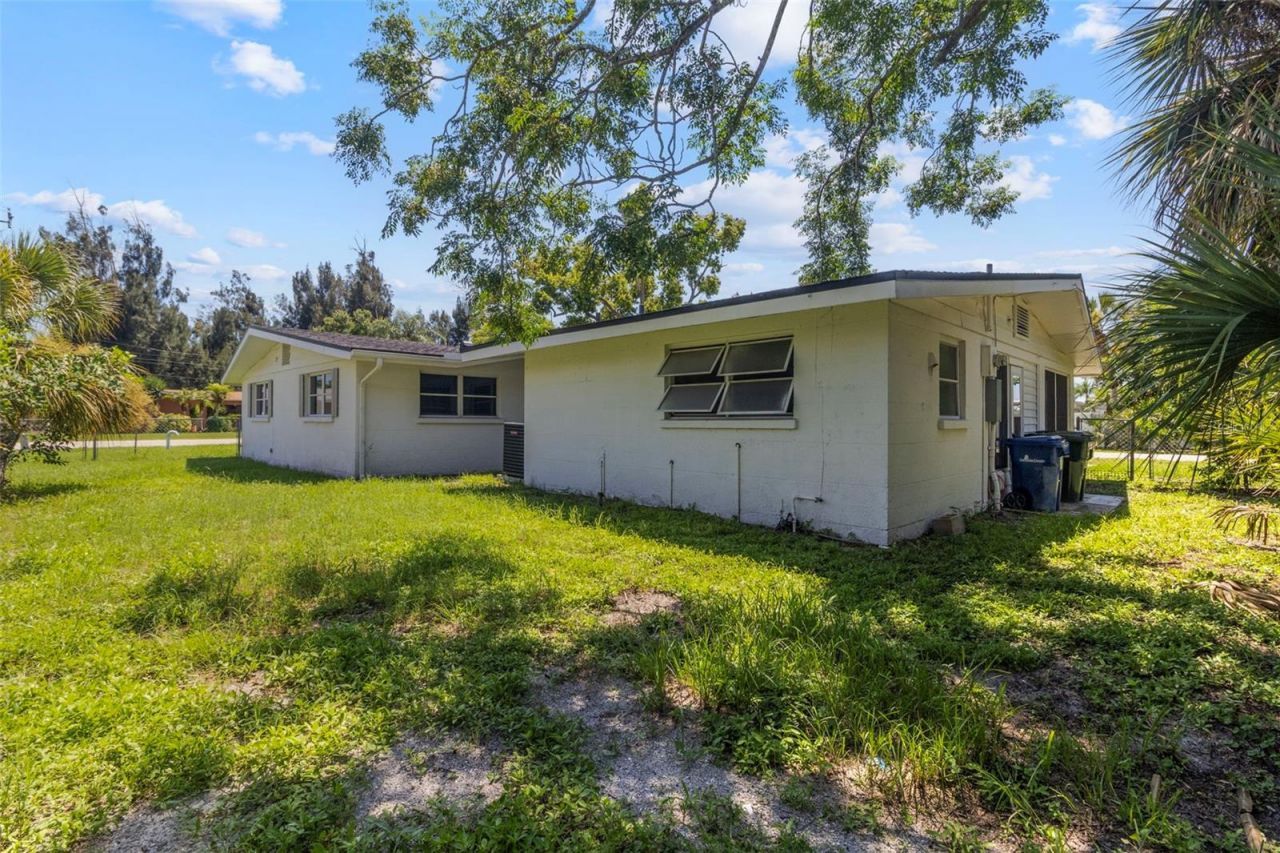 4875 Northwood Avenue, Sarasota, FL 34231 Photo