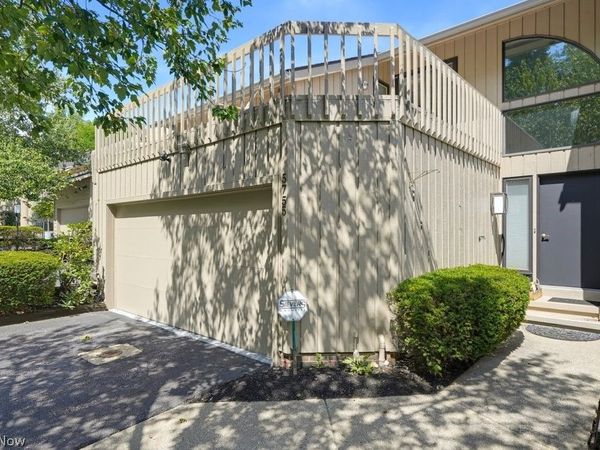 5755 Som Center Road , Unit 8, Solon, OH 44139