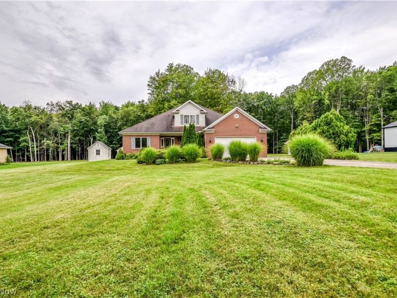10370 Wilbert Drive, Kirtland, OH 44094 Photo 2