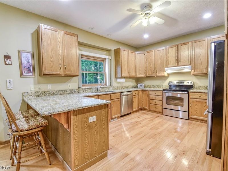 10370 Wilbert Drive, Kirtland, OH 44094 Photo 6