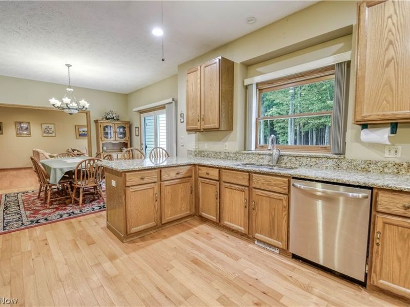 10370 Wilbert Drive, Kirtland, OH 44094 Photo 7