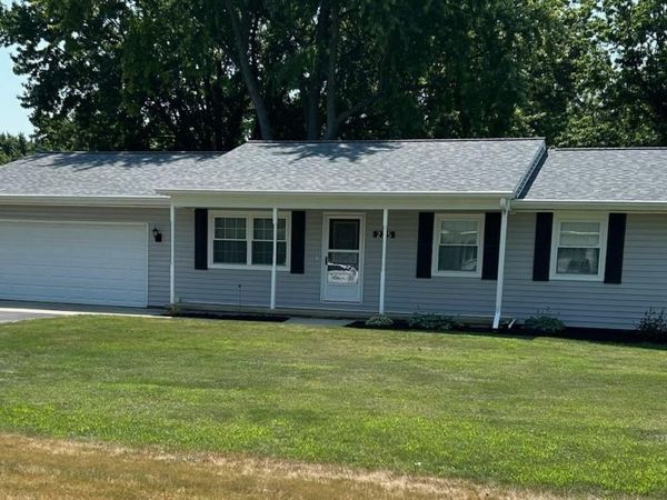 225 W Eisenhower Street , Waterman, IL 60556