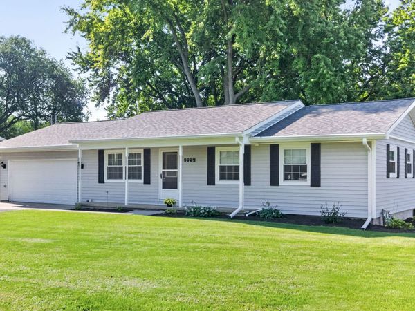225 W Eisenhower Street, Waterman, IL 60556