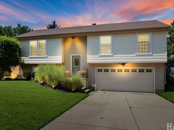 4902 Pyndale Drive , McHenry, IL 60050