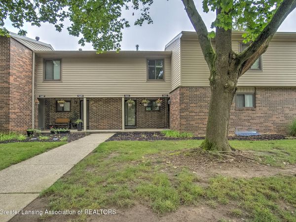 5411 Maple Ridge Road, Haslett, MI 48840