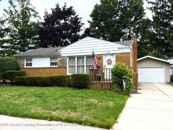 2913 Wilson Avenue, Lansing, MI 48906
