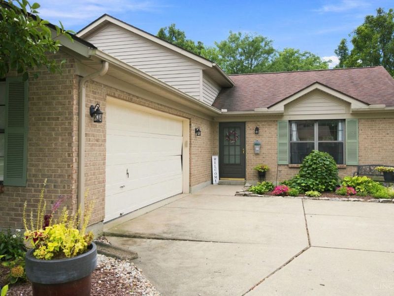 1567 Tollgate Court, Lebanon, OH 45036 Photo 3