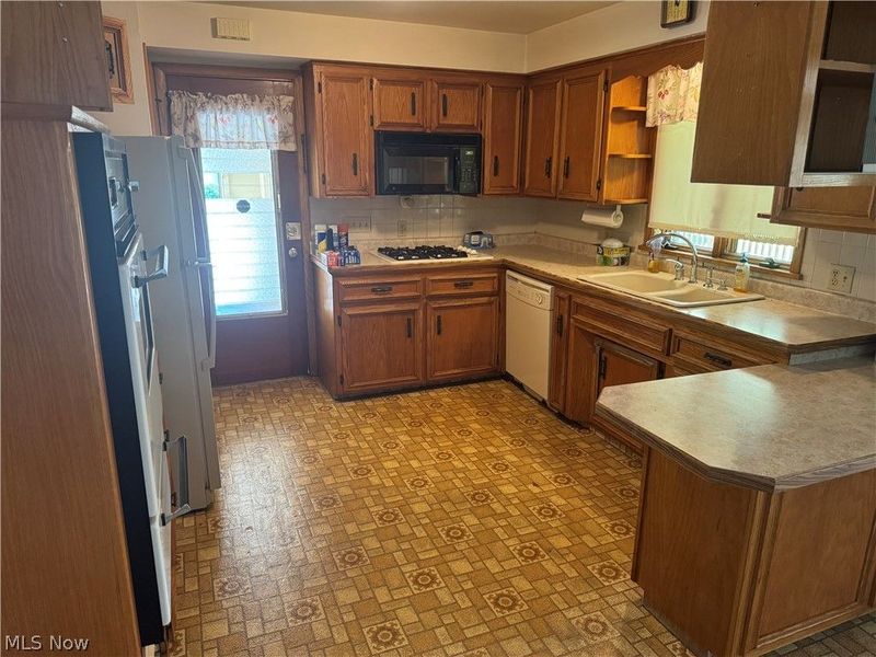 5787 E Calla Road, New Middletown, OH 44442 Photo 5