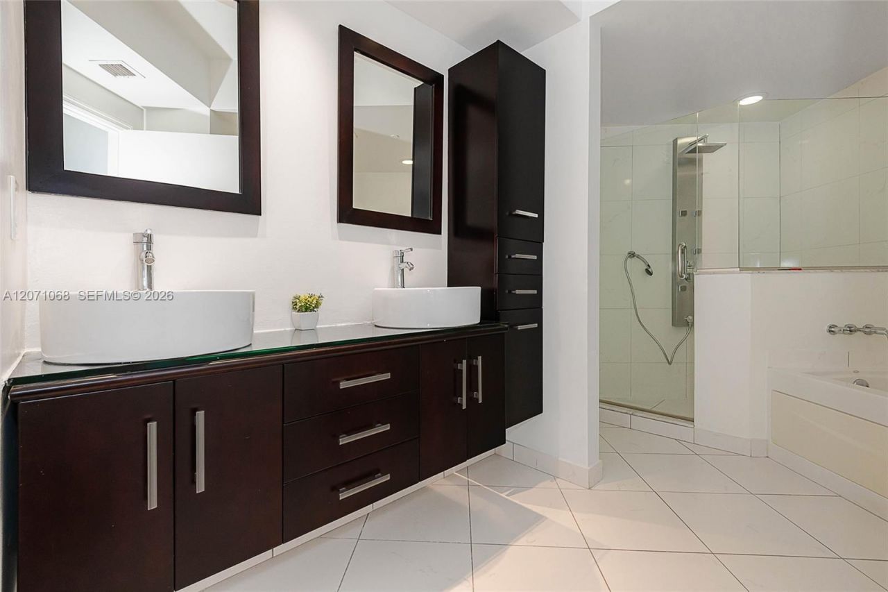 55 SE 6th St, Unit 1507, Miami, FL 33131 Photo