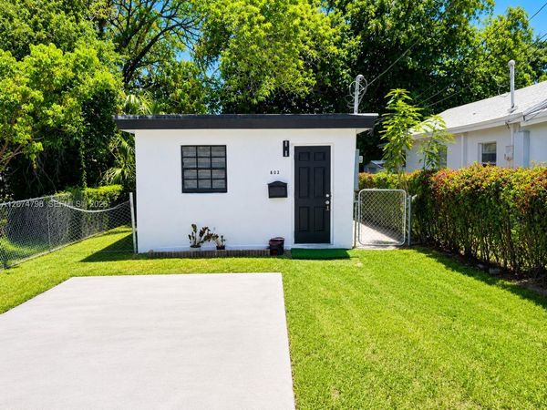 803 NW 3rd Ter , Hallandale Beach, FL 33009