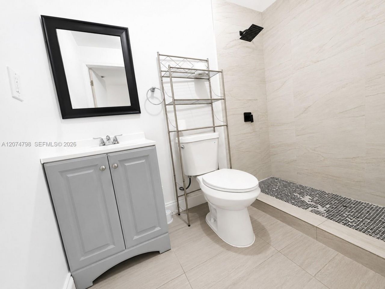 802 NW 3rd Ter, Hallandale Beach, FL 33009 Photo