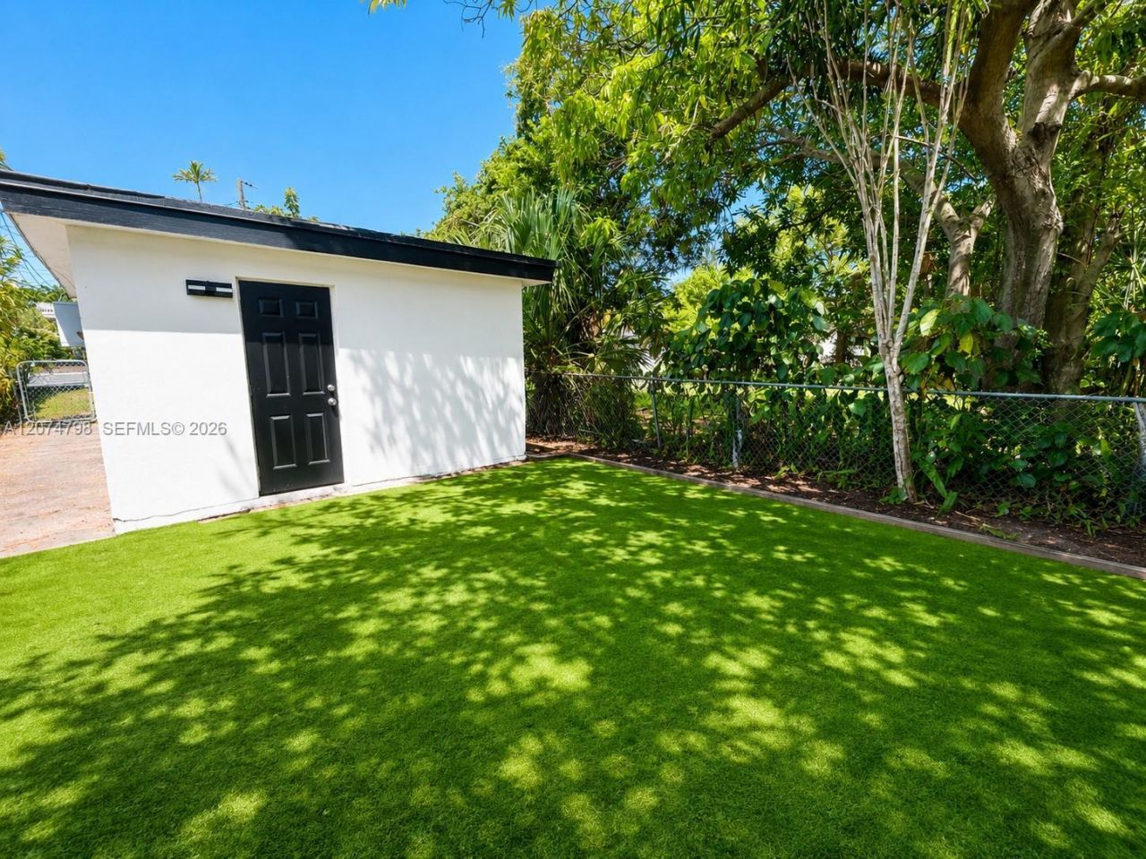 802 NW 3rd Ter, Hallandale Beach, FL 33009 Photo