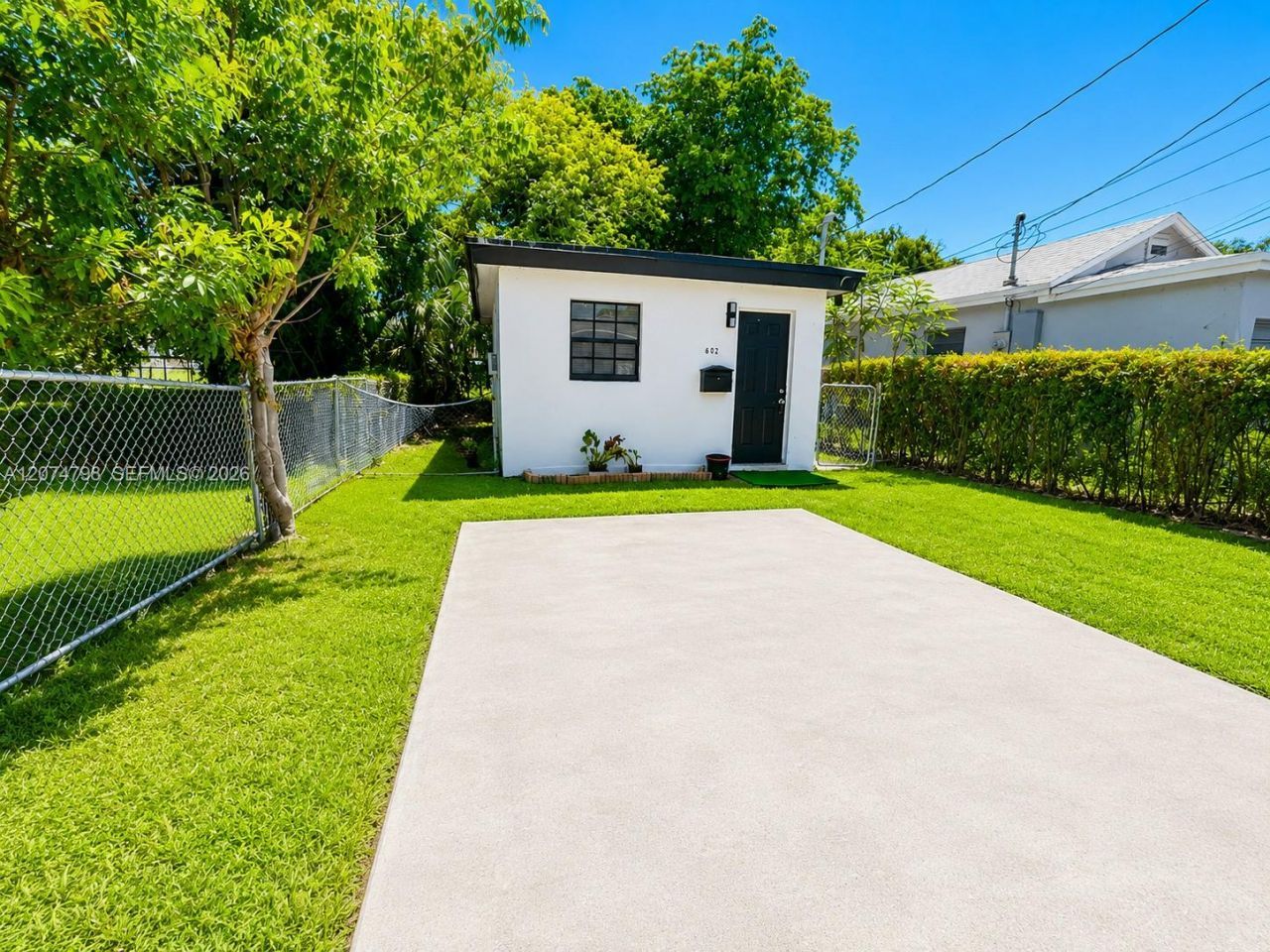 802 NW 3rd Ter, Hallandale Beach, FL 33009 Photo