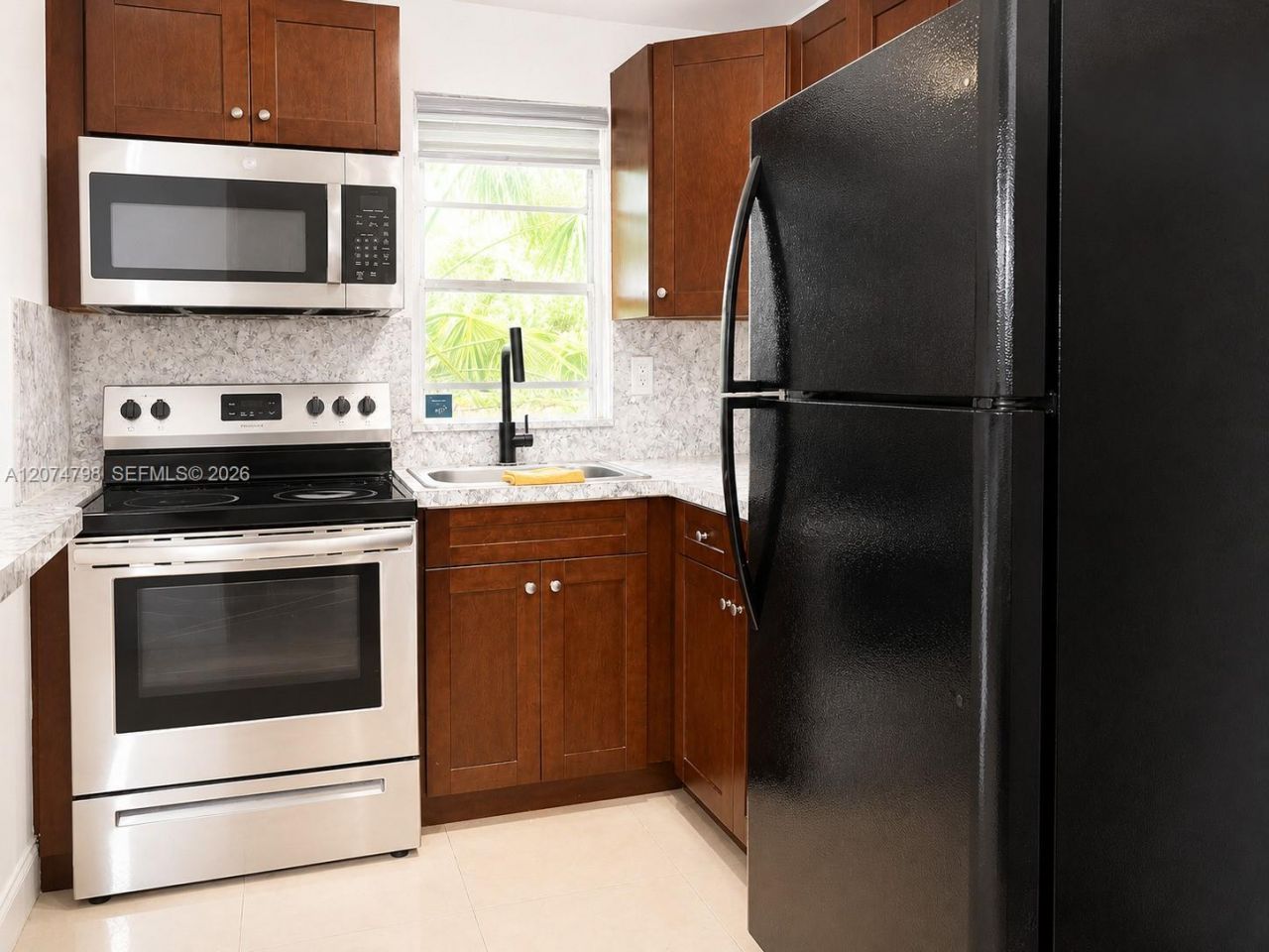 802 NW 3rd Ter, Hallandale Beach, FL 33009 Photo