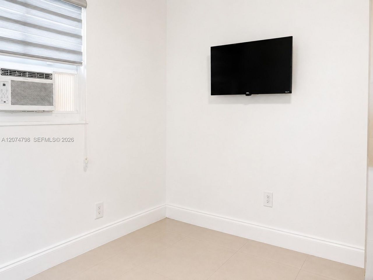 802 NW 3rd Ter, Hallandale Beach, FL 33009 Photo