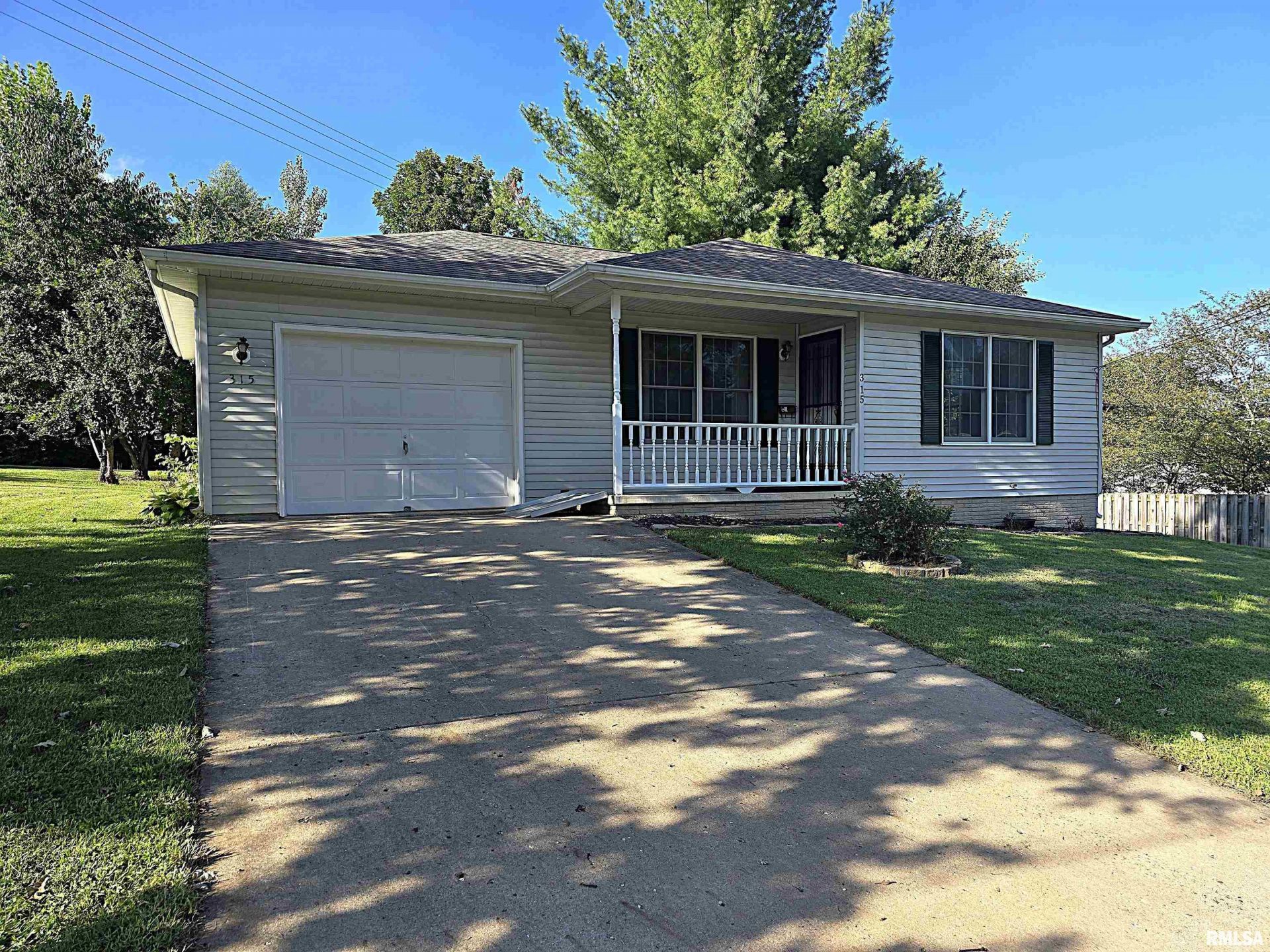 315 W Antle Street, Petersburg, IL 62675 Main Photo