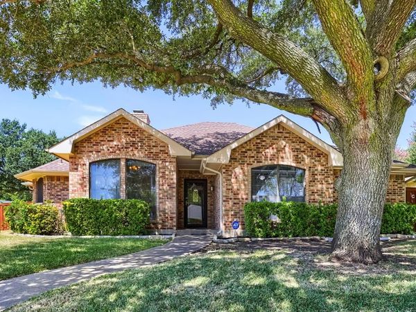 1931 Silver Creek Place , Duncanville, TX 75137