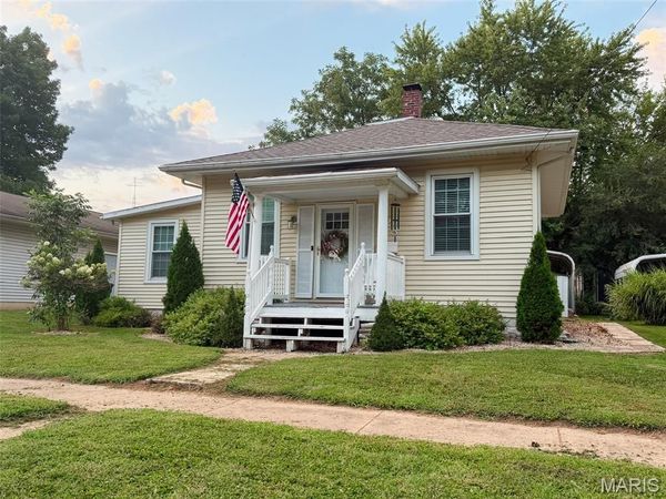 723 E Main, Greenville, IL 62246