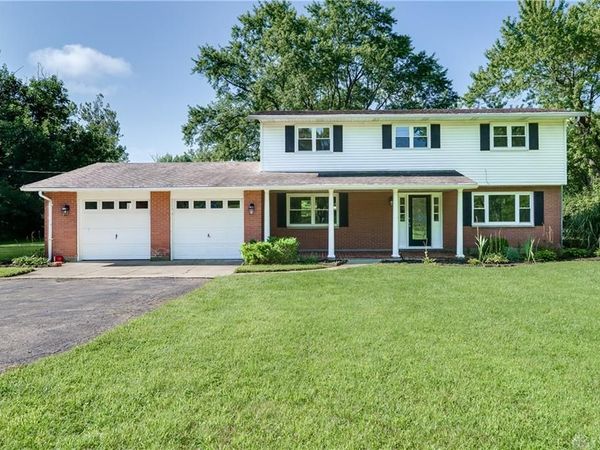 222 E Social Row Road, Dayton, OH 45458