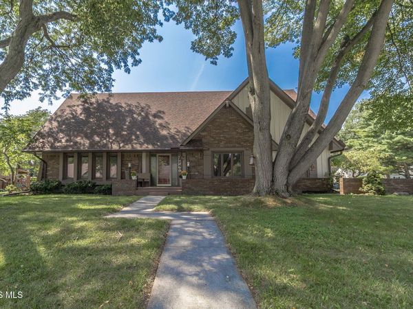 2240 Tanglewood Drive, Toledo, OH 43614