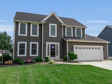 26 Hidden Meadow Crossing, Lancaster, NY 14086
