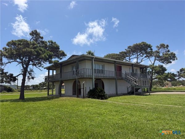 85 Conejo Drive , Port O'Connor, TX 77982