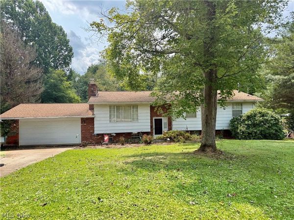 612 Valley Mills Road, Parkersburg, WV 26104