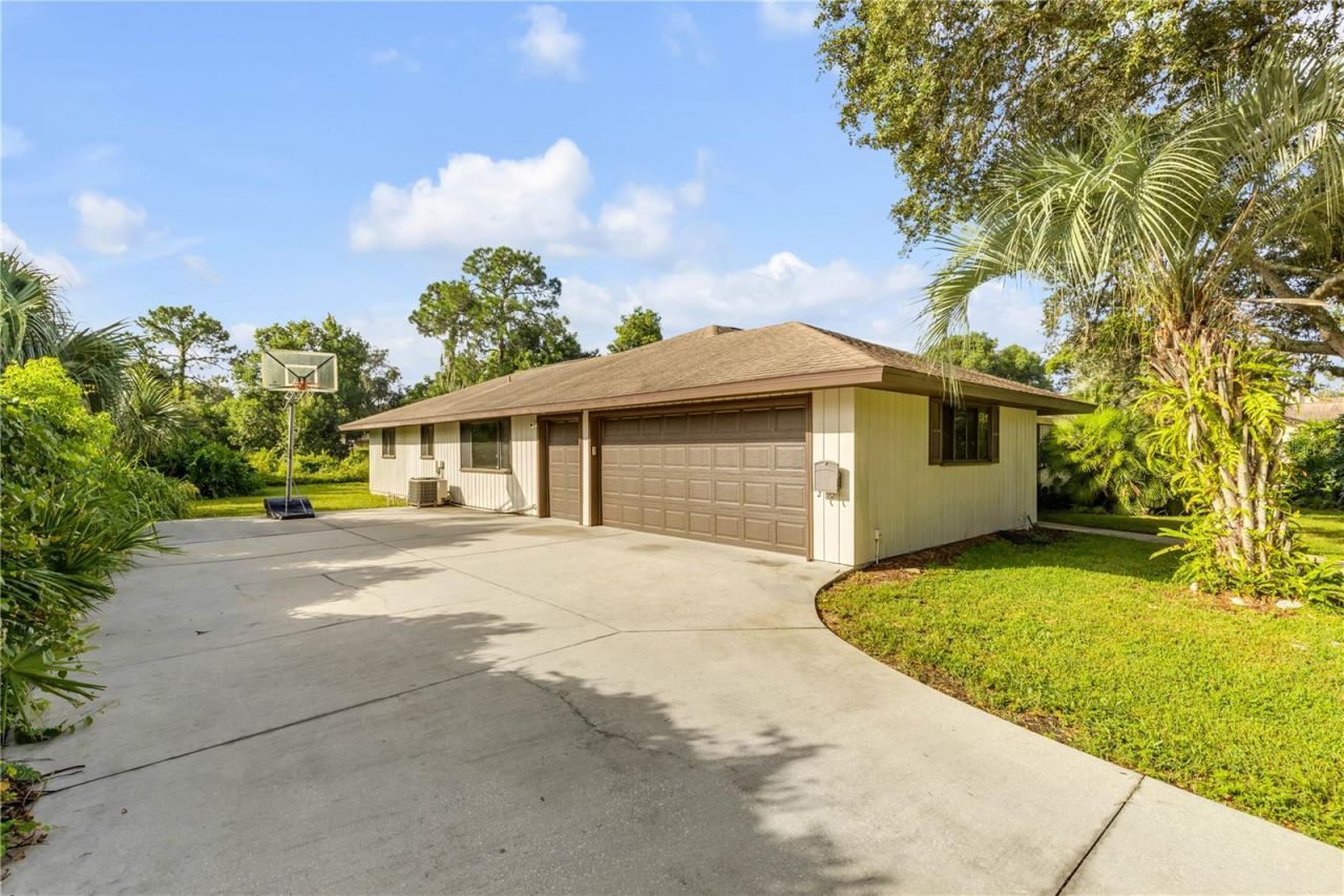 530 Club House Boulevard, New Smyrna Beach, FL 32168 Photo