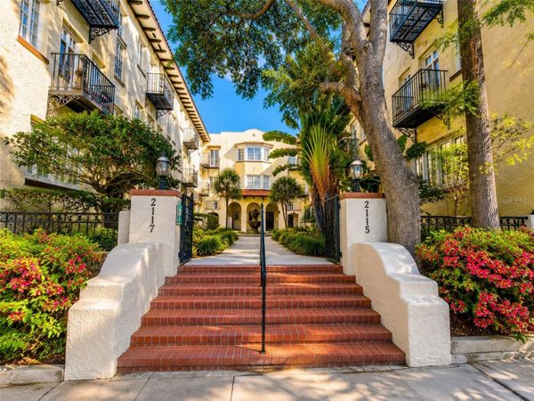 2117 W DEKLE AVENUE, Unit H2, TAMPA, FL 33606
