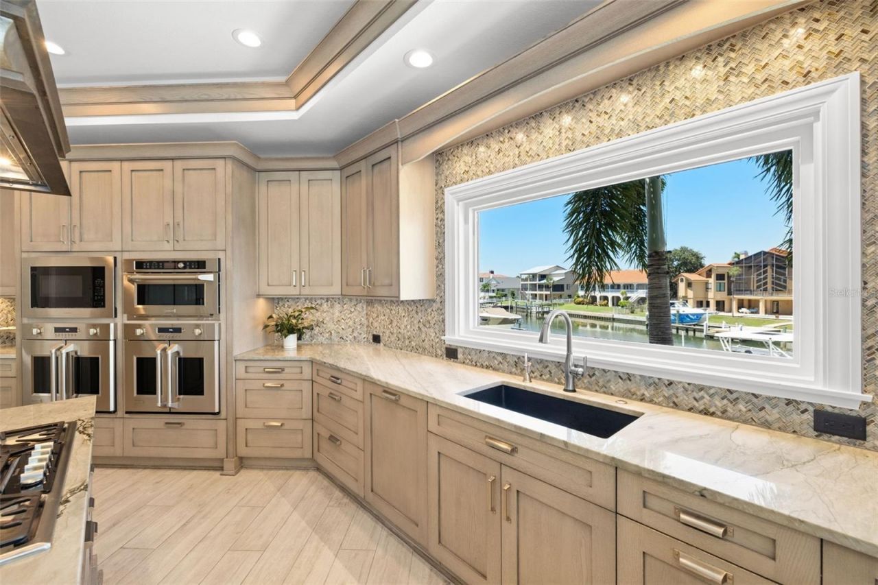 101 9th Street E, Tierra Verde, FL 33715 Photo