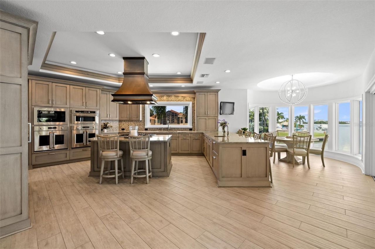 101 9th Street E, Tierra Verde, FL 33715 Photo