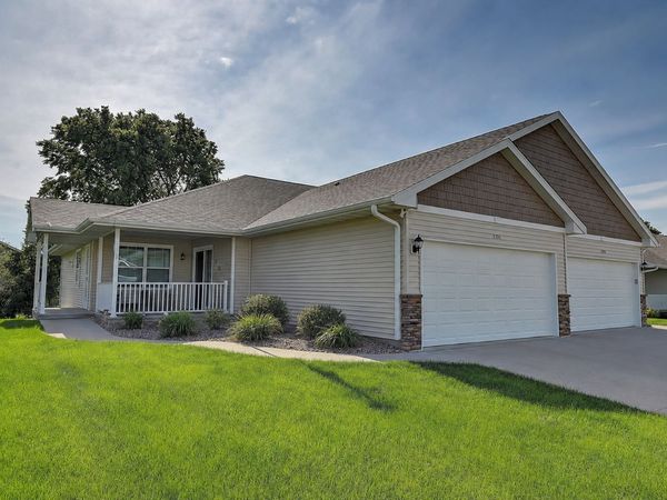 7502 Summerset Avenue NE, Cedar Rapids, IA 52402