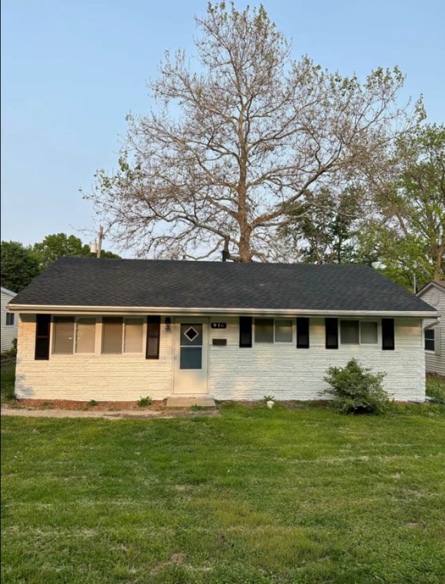 916 N Fell Avenue , Normal, IL 61761 Main Photo