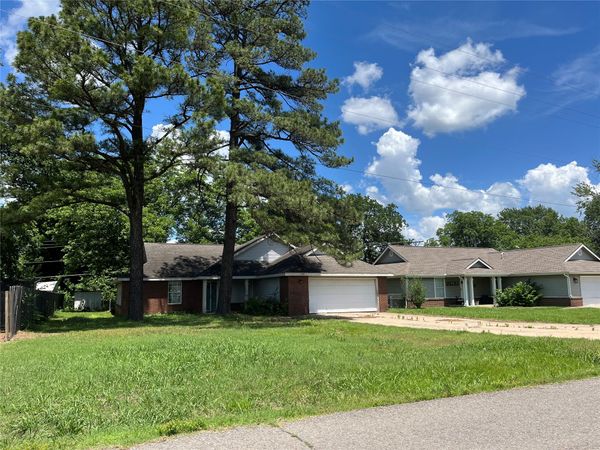 1005 SE 5th Street , Wagoner, OK 74467