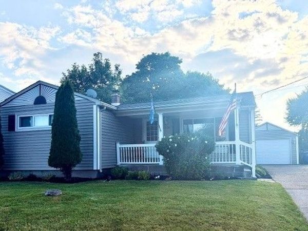 1700 Eggert Road , Amherst, NY 14226