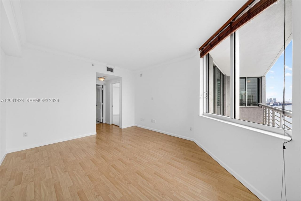 325 S Biscayne Blvd , Unit 2219, Miami, FL 33131 Photo