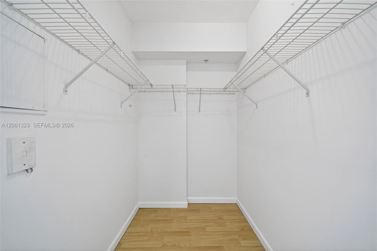 325 S Biscayne Blvd , Unit 2219, Miami, FL 33131 Photo