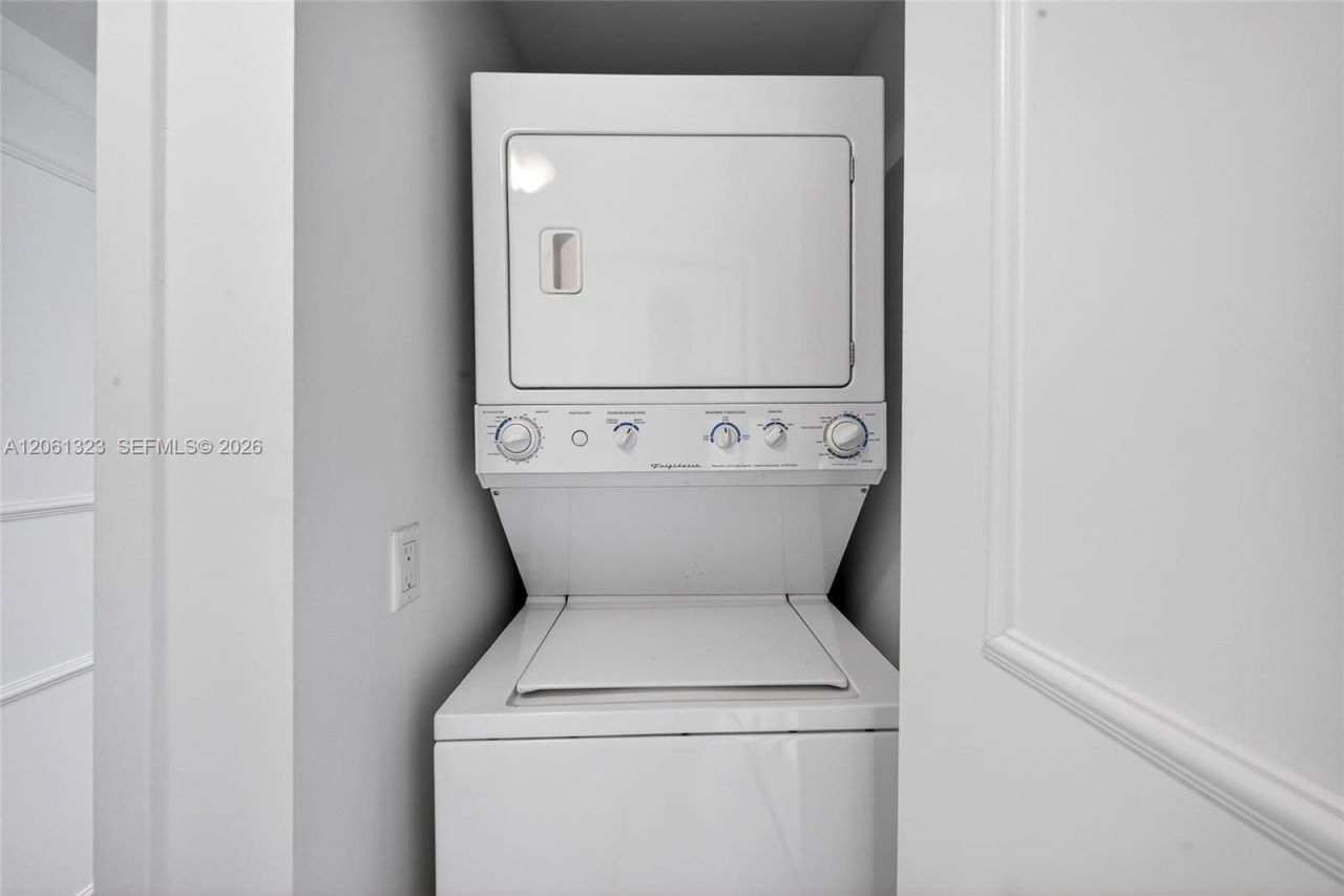 325 S Biscayne Blvd , Unit 2219, Miami, FL 33131 Photo
