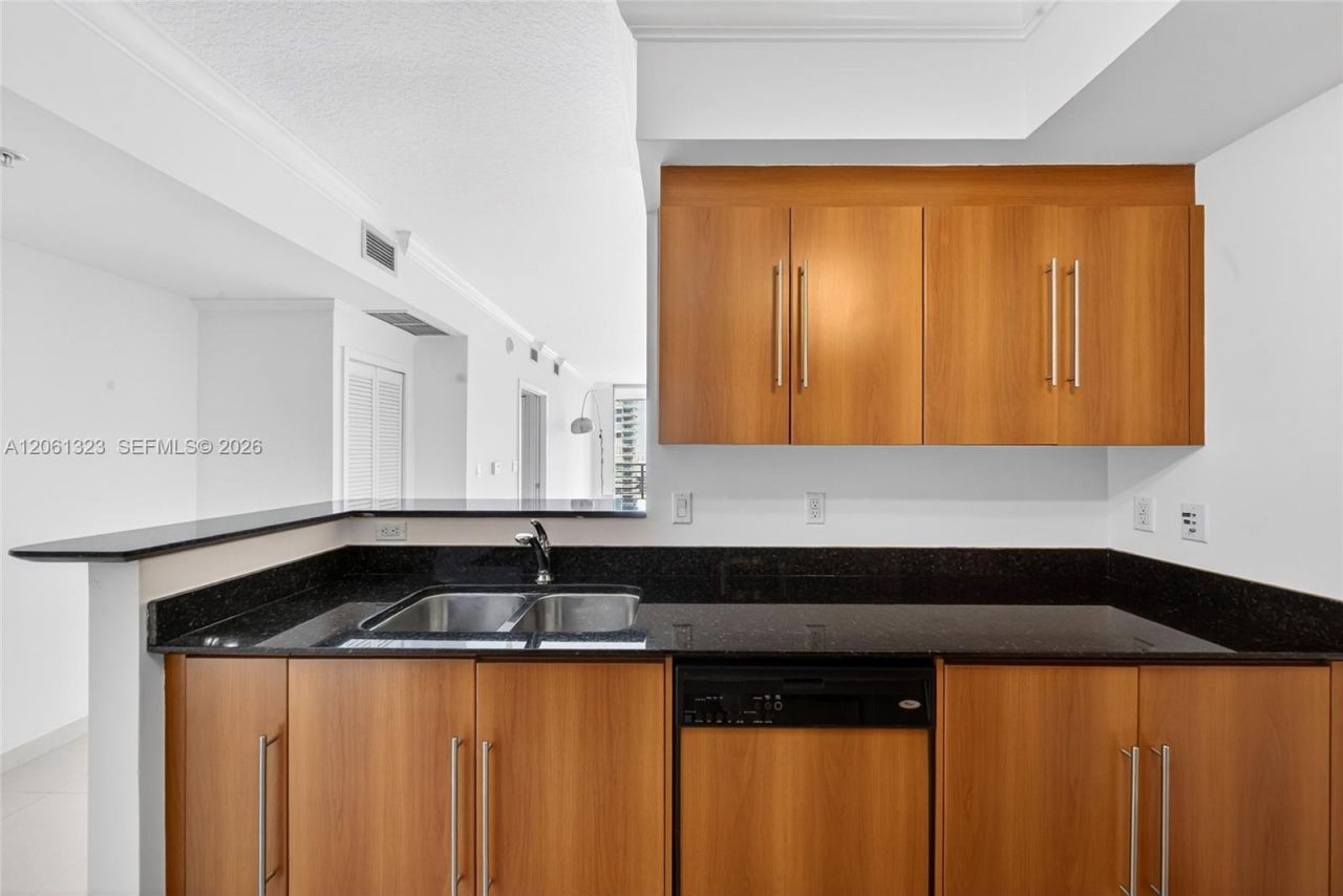 325 S Biscayne Blvd , Unit 2219, Miami, FL 33131 Photo