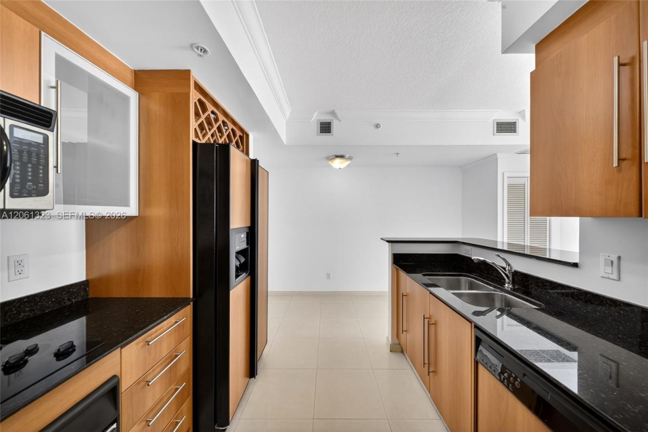 325 S Biscayne Blvd , Unit 2219, Miami, FL 33131 Photo