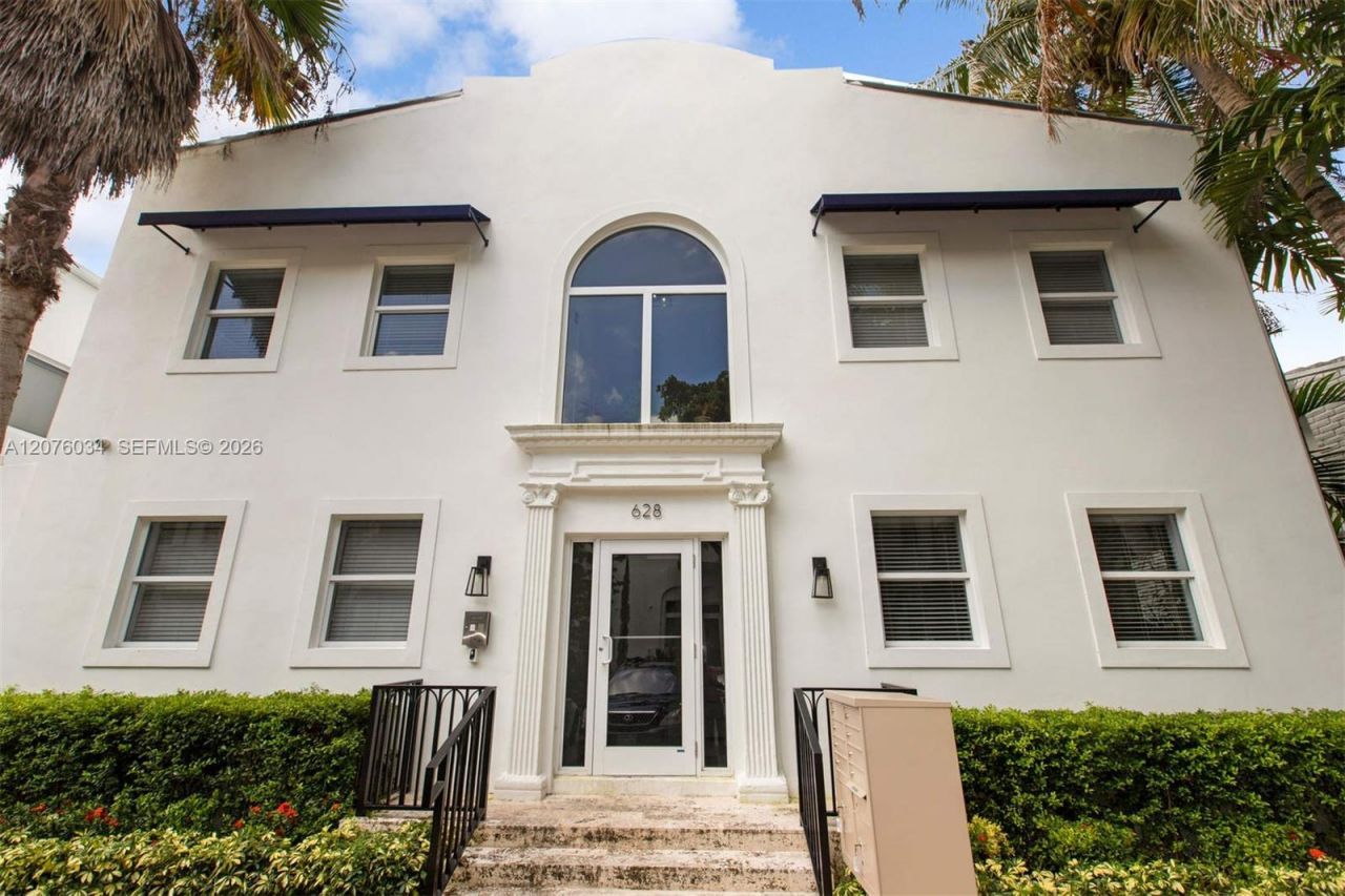 624 Santander Ave, Unit 1, Coral Gables, FL 33134 Photo
