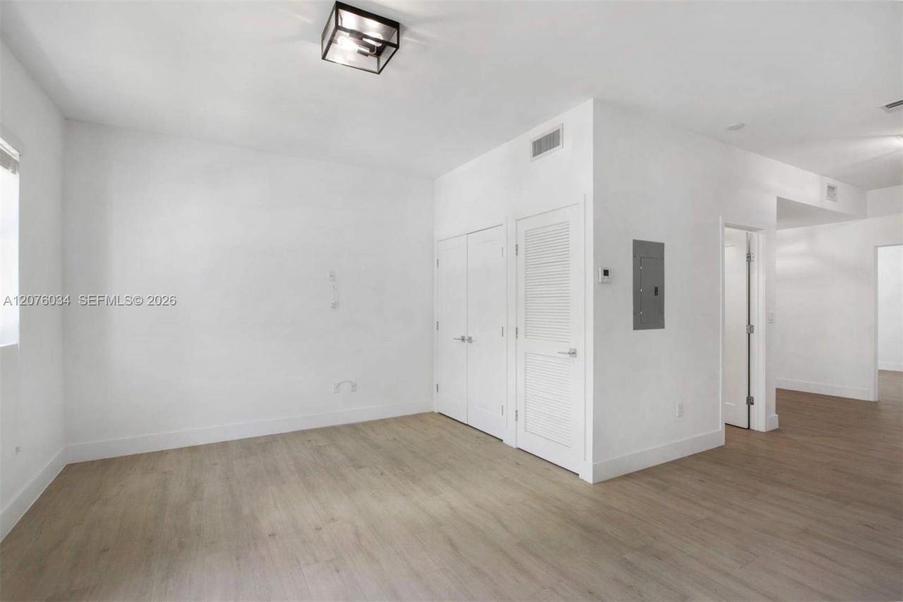 624 Santander Ave, Unit 1, Coral Gables, FL 33134 Photo