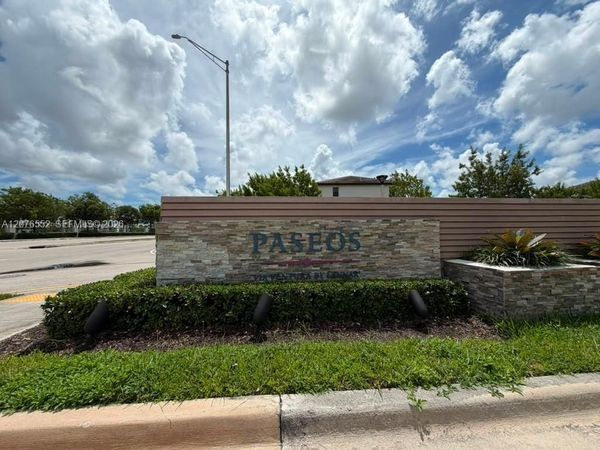 519 NE 208th Ter , Miami, FL 33179