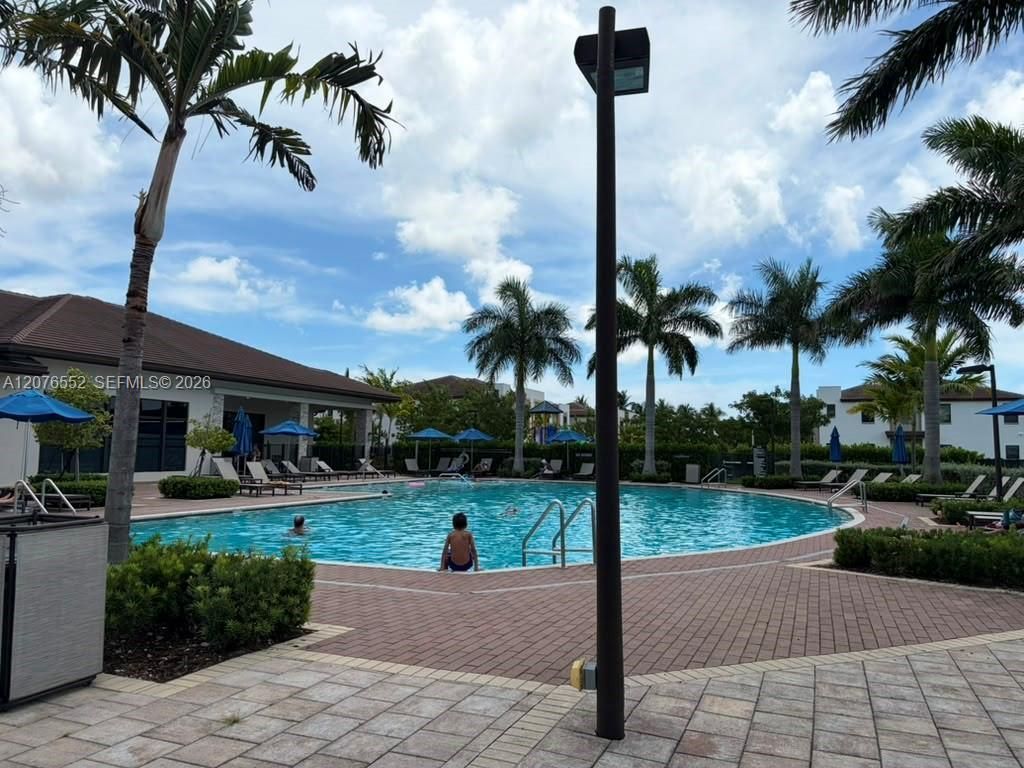 519 NE 208th Ter , Miami, FL 33179 Photo