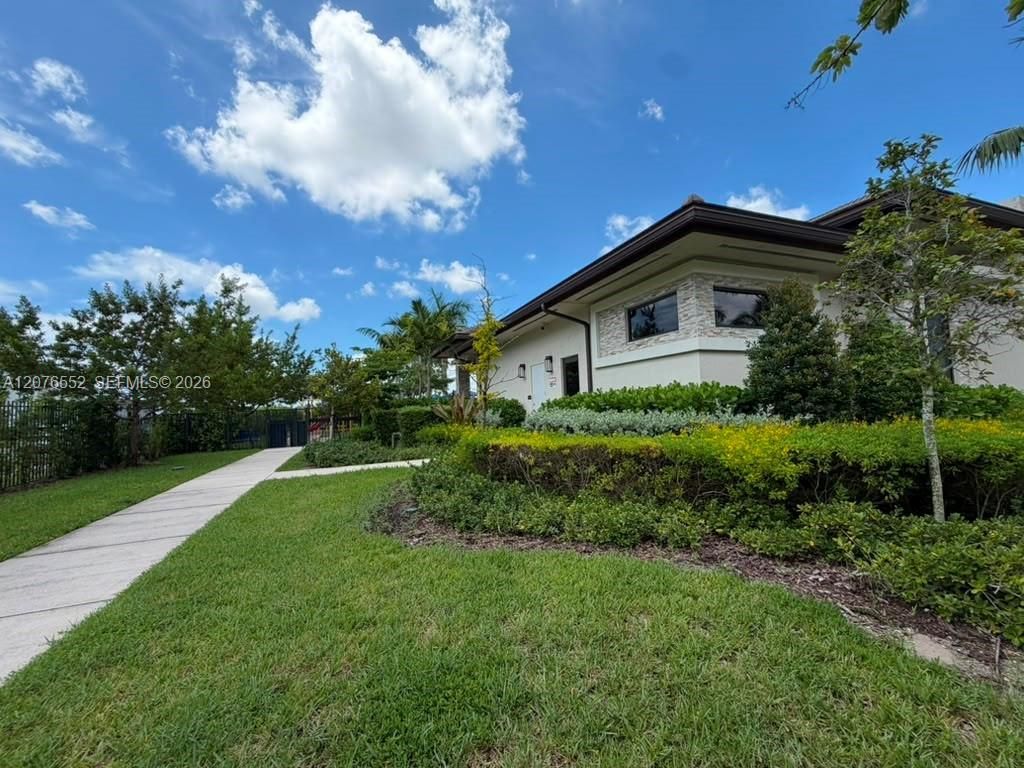519 NE 208th Ter , Miami, FL 33179 Photo