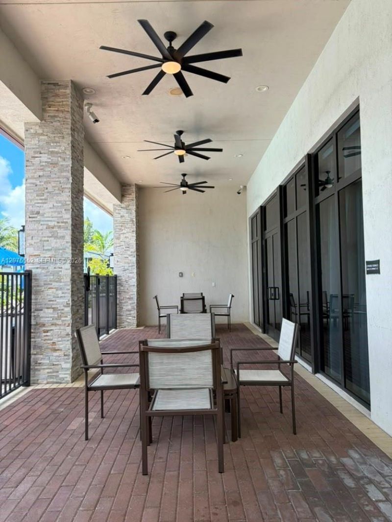 519 NE 208th Ter , Miami, FL 33179 Photo