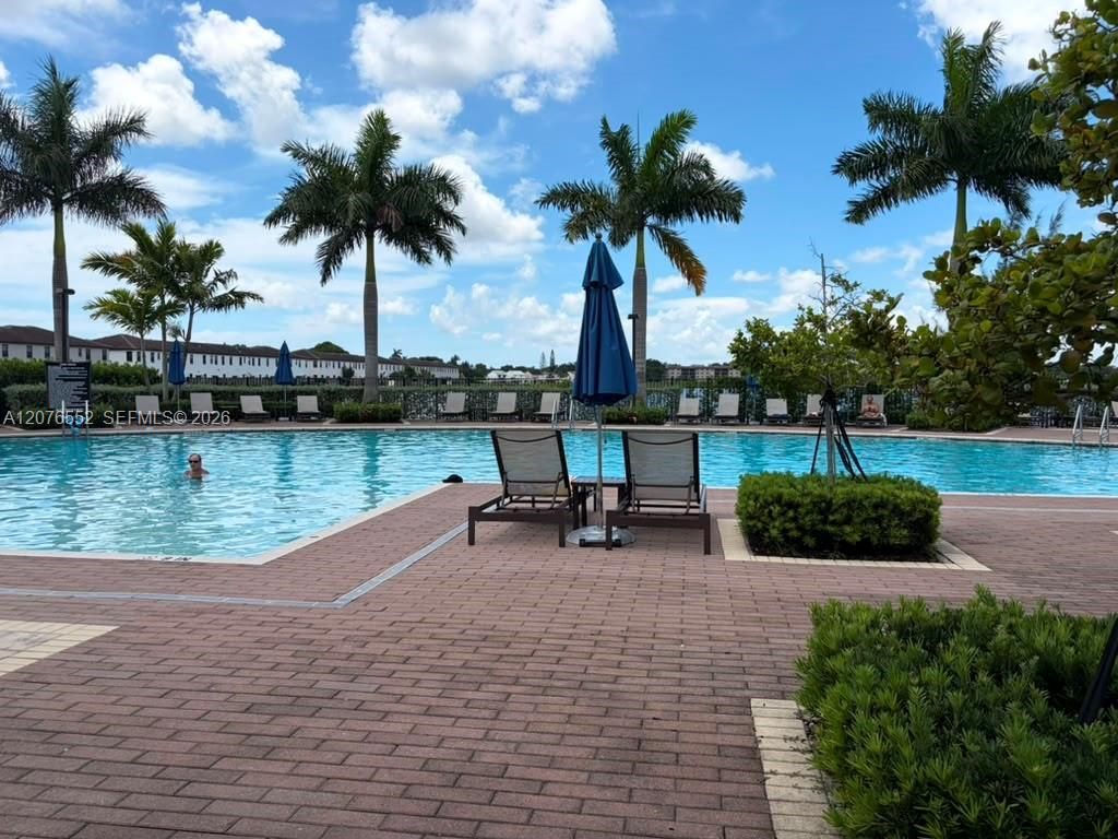 519 NE 208th Ter , Miami, FL 33179 Photo