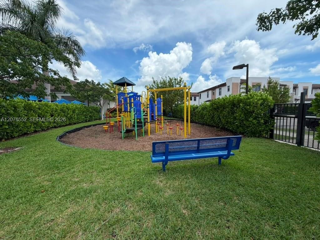 519 NE 208th Ter , Miami, FL 33179 Photo