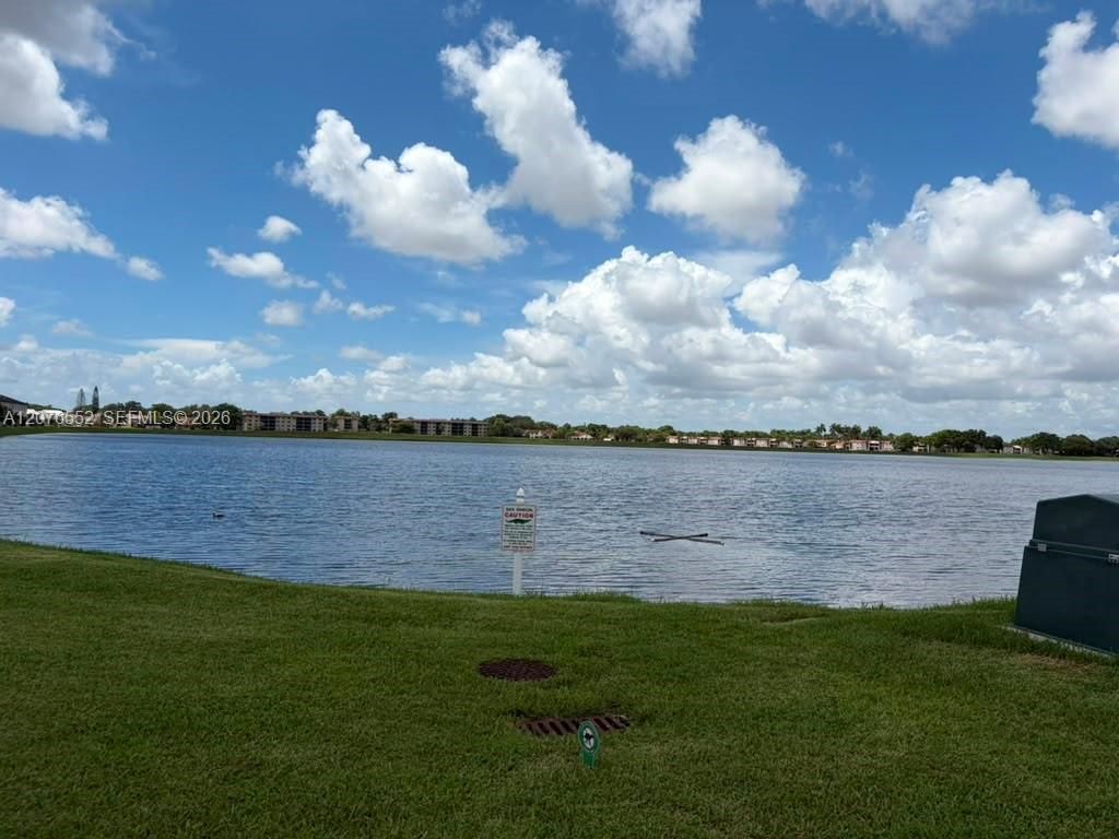 519 NE 208th Ter , Miami, FL 33179 Photo